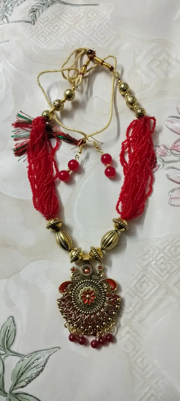 Red_Beaded_Ethnic_Necklace_Set_for_Women