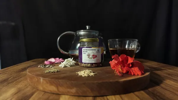 Eeva_Extracts_Ashwagandha_Tea_Organic_Herbal_Immunity_Booster_Low_Caffeine_Free_From_Artificial_Flavour_Mixed_With_Blend_Of_Stevia_Turmeric_Cardamom_Granules_For_Stress_Strength_25_Gm