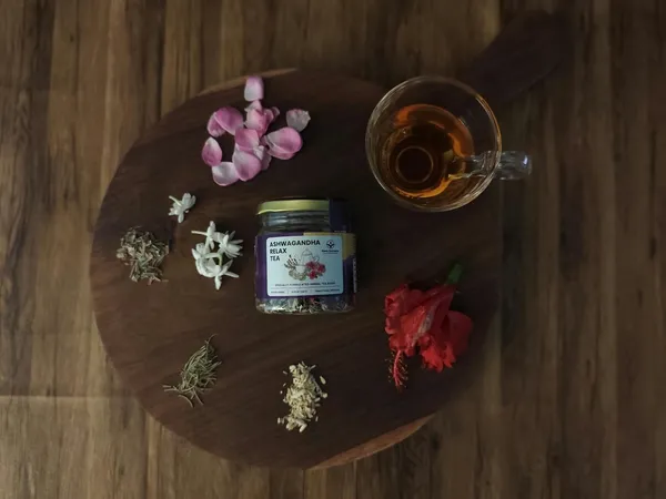Eeva_Extracts_Ashwagandha_Tea_Organic_Herbal_Immunity_Booster_Low_Caffeine_Free_From_Artificial_Flavour_Mixed_With_Blend_Of_Stevia_Turmeric_Cardamom_Granules_For_Stress_Strength_25_Gm