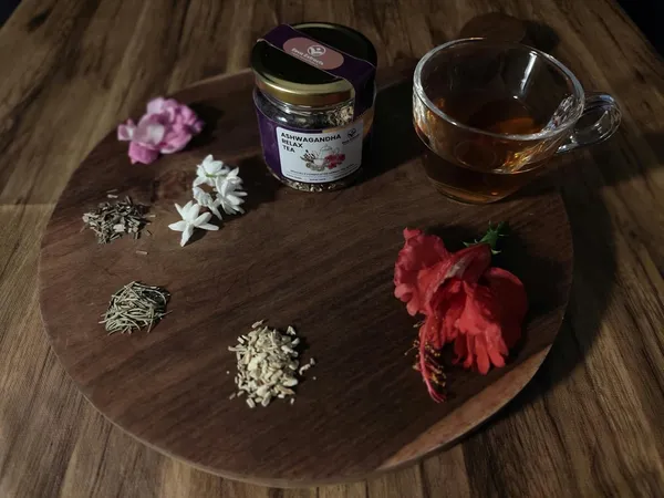 Eeva_Extracts_Ashwagandha_Tea_Organic_Herbal_Immunity_Booster_Low_Caffeine_Free_From_Artificial_Flavour_Mixed_With_Blend_Of_Stevia_Turmeric_Cardamom_Granules_For_Stress_Strength_25_Gm