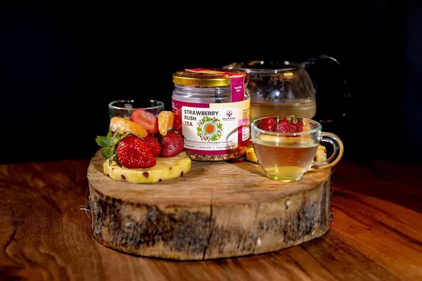 Eeva_Extracts_100_Natural_Premium_Strawberry_Rush_Tea_Refreshing_Fruit_Infused_Herbal_Blend_Naturally_Sweet_Tea_For_A_Burst_Of_Flavor_25_Gm