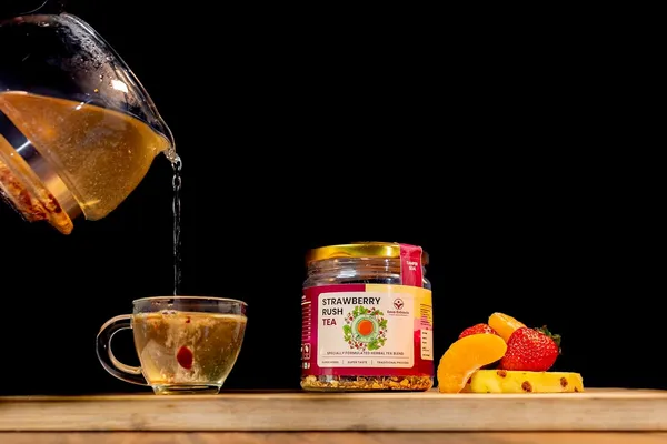 Eeva_Extracts_100_Natural_Premium_Strawberry_Rush_Tea_Refreshing_Fruit_Infused_Herbal_Blend_Naturally_Sweet_Tea_For_A_Burst_Of_Flavor_25_Gm
