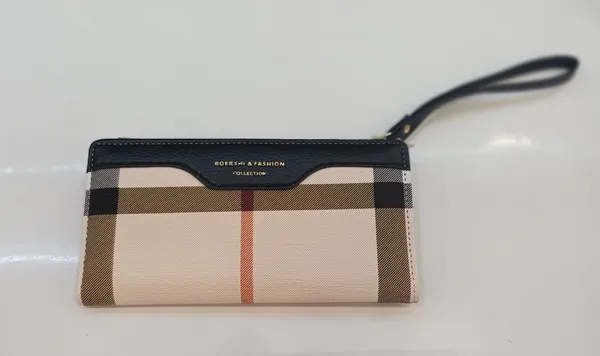 Beige_Plaid_Wristlet_Clutch_for_Women