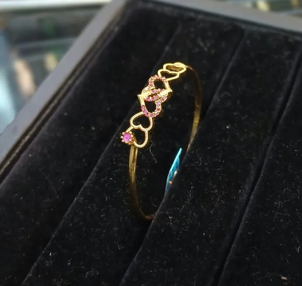 Golden_Brass_Bracelet_For_Women
