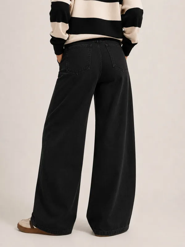 Black_Baggy_Fit_Jeans