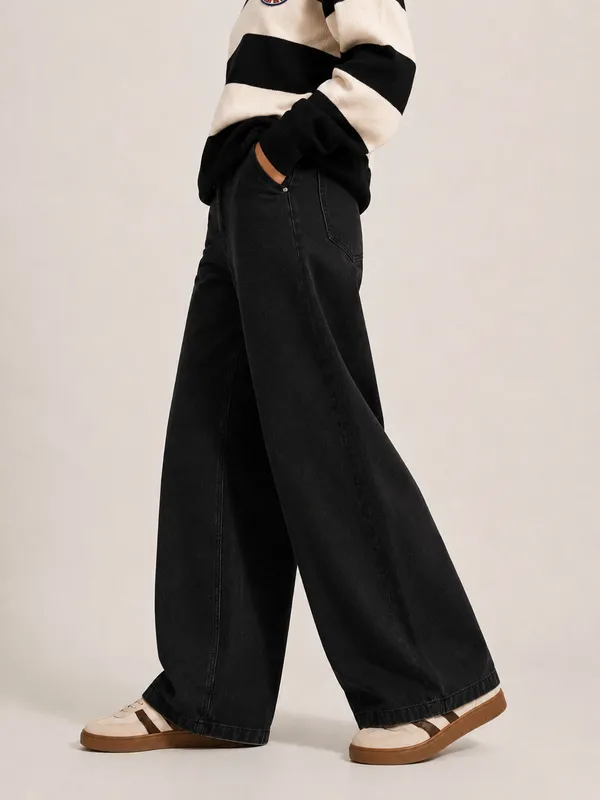 Black_Baggy_Fit_Jeans