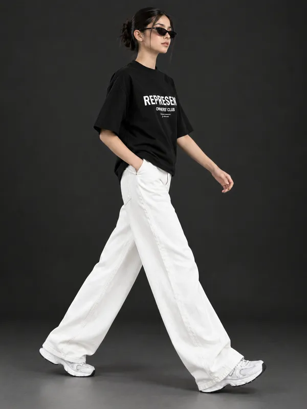 White_Baggy_Fit_Jeans