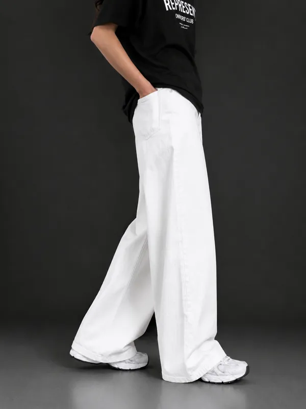 White_Baggy_Fit_Jeans