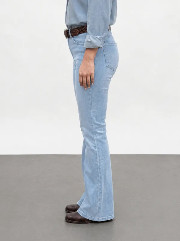 Light_Blue_Bootcut_Fit_Jeans
