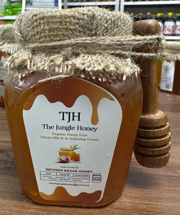 Tjh_Kesar_Infused_Raw_Honey_With_Wooden_Dipper