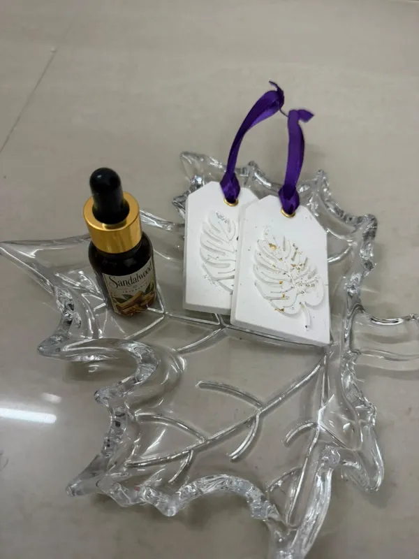 Fragrance_Oil_Botanical_Sandalwood_Hanging_Tag_Set_Of_2