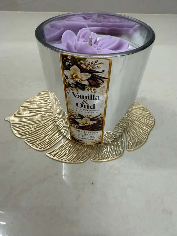 Metal_Finish_Glass_Jar_Vanilla_And_Oud_Scented_Candle
