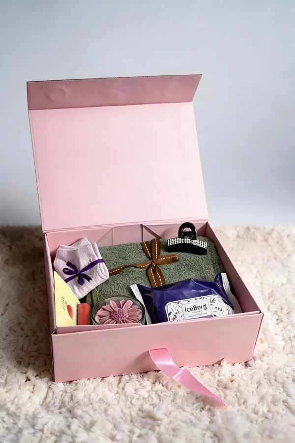 Majestic_Wicks_Lavender_Self_Care_Beauty_Gift_Hamper_Set_Of_6