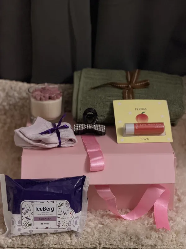 Small_Pink_Beauty_And_Self_Care_Gift_Hamper