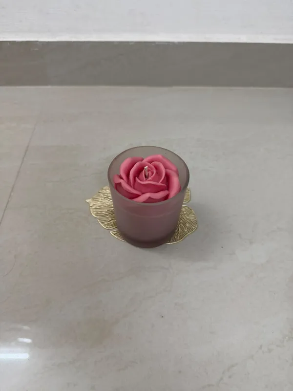 Wax_Floral_Rose_Design_Candle_With_Glass_Holder
