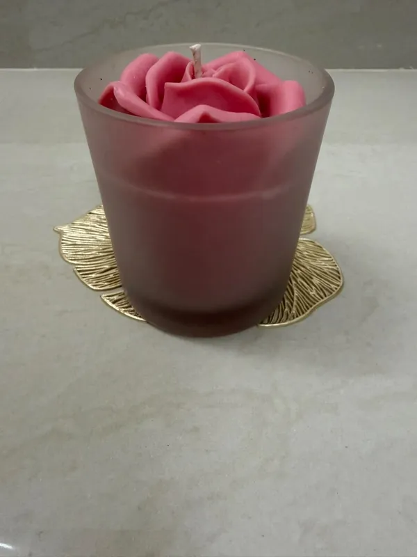 Wax_Floral_Rose_Design_Candle_With_Glass_Holder