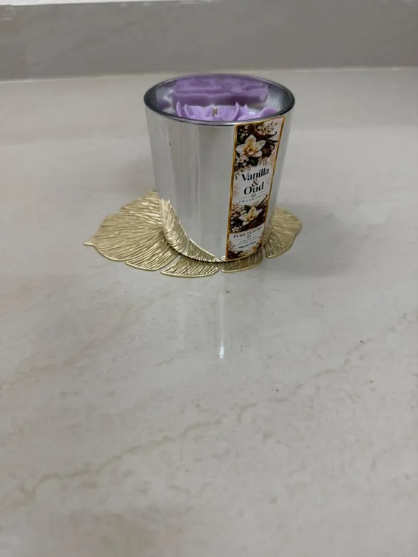 Metal_Finish_Glass_Jar_Vanilla_And_Oud_Scented_Candle