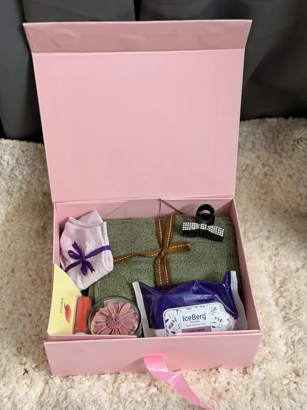 Small_Pink_Beauty_And_Self_Care_Gift_Hamper
