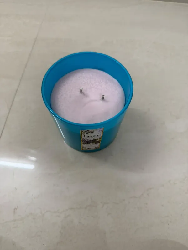 Lavender_Scented_Container_Candle_With_Gold_Lid