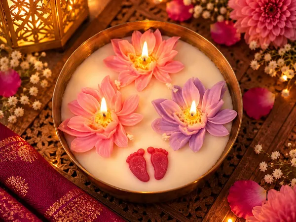 Lakhmi_Charan_Divine_Floral_Candle