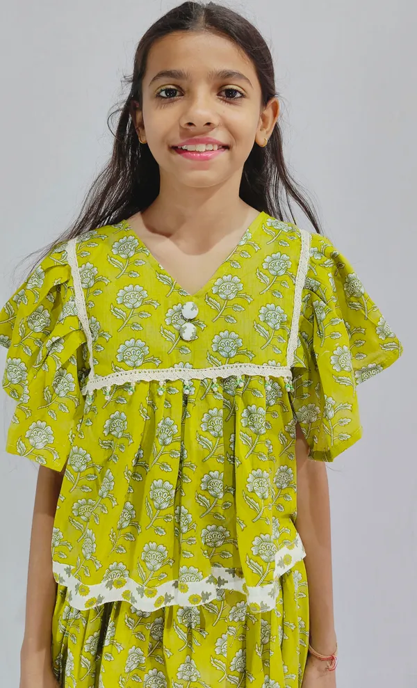 Green_Cotton_Floral_Printed_Flared_Dress_For_Girls
