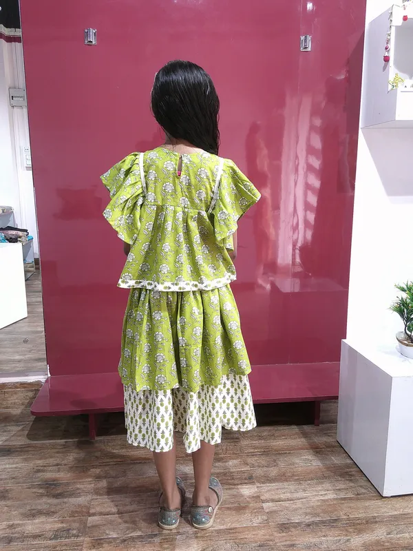 Green_Cotton_Floral_Printed_Flared_Dress_For_Girls