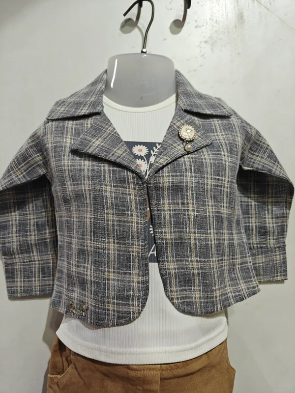 Grey_Cotton_Polyester_Blend_Checked_Jacket_And_Cargo_Pants_Set_For_Girls