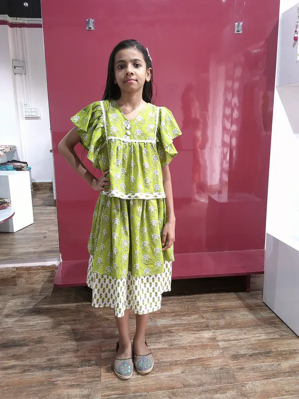 Green_Cotton_Floral_Printed_Flared_Dress_For_Girls
