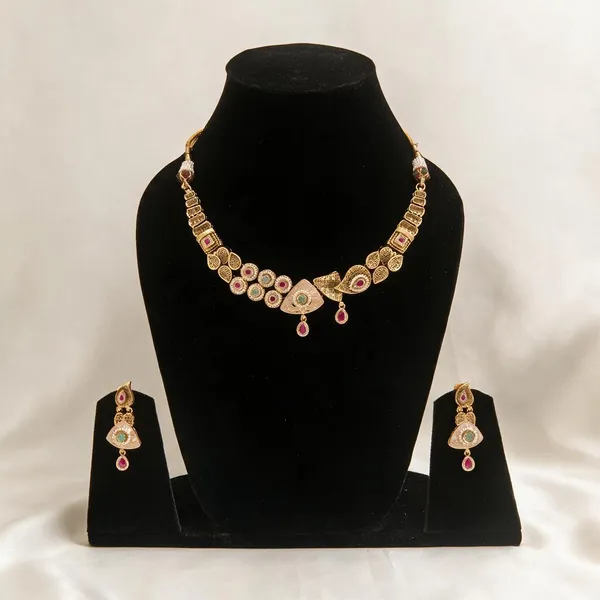 Gold_necklace_set_Brass__For_Women