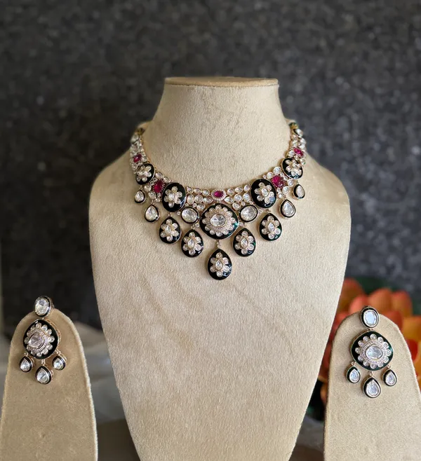 Gold_Necklace_Set_Brass__For_Women