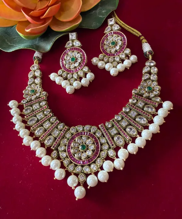 Gold_Necklace_Set_Brass__For_Women