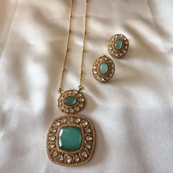 Gold_Necklace_And_Earrings_Set_Brass__For_Women