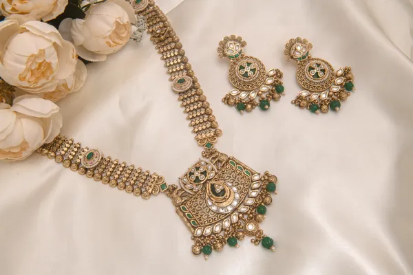 Gold_necklace_set_Brass__For_Women
