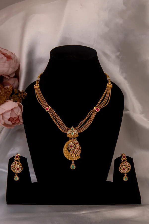 Gold_Necklace_Set_Brass__For_Women