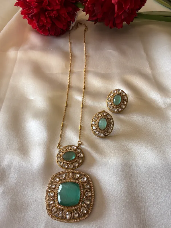 Gold_Necklace_And_Earrings_Set_Brass__For_Women