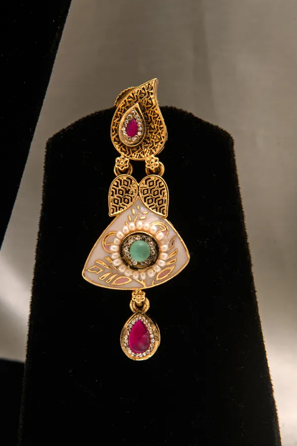 Gold_necklace_set_Brass__For_Women