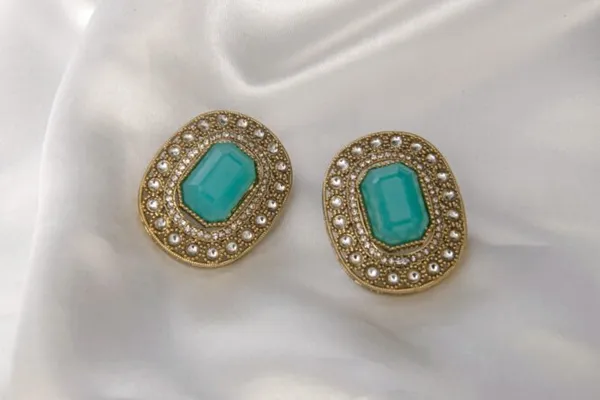 Gold_Finish_Kundan_Studs