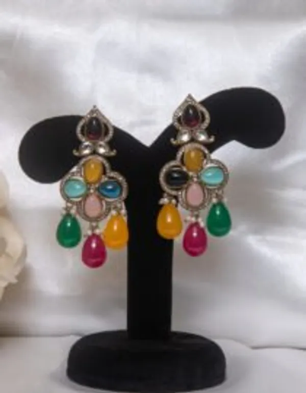 Gold_Finish_Kundan_Studs