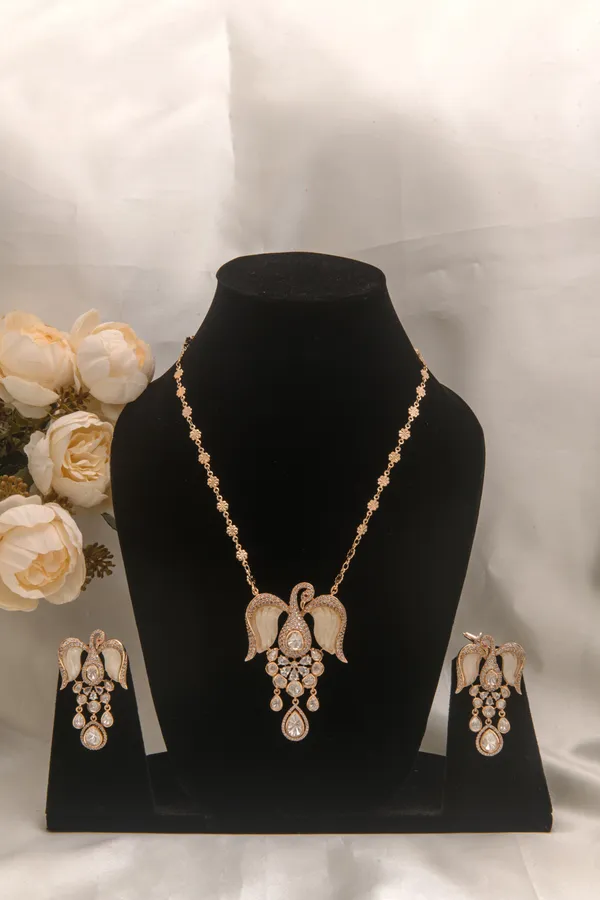Gold_necklace_set_Brass__For_Women