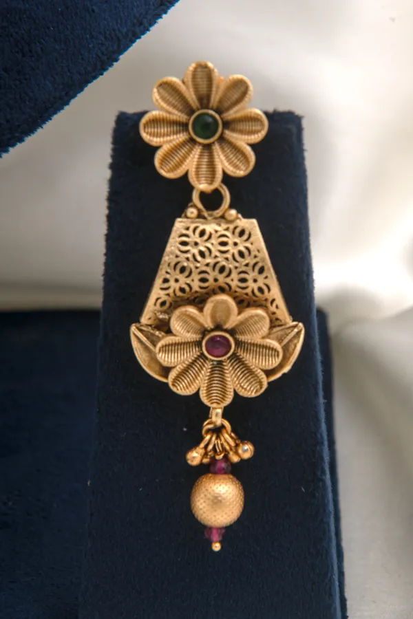 Gold_necklace_set_Brass__For_Women