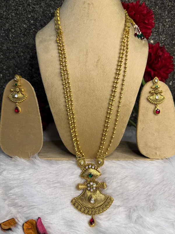 Gold_necklace_set_Brass__For_Women