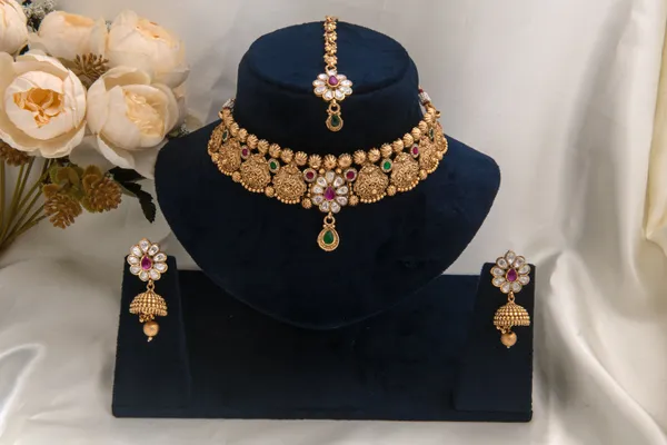 Gold_necklace_set_Brass__For_Women