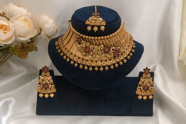 Gold_necklace_set_Brass__For_Women