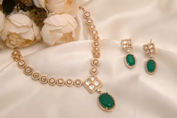 Gold_necklace_set_Brass__For_Women