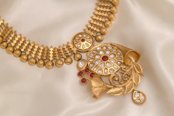Gold_necklace_set_Brass__For_Women