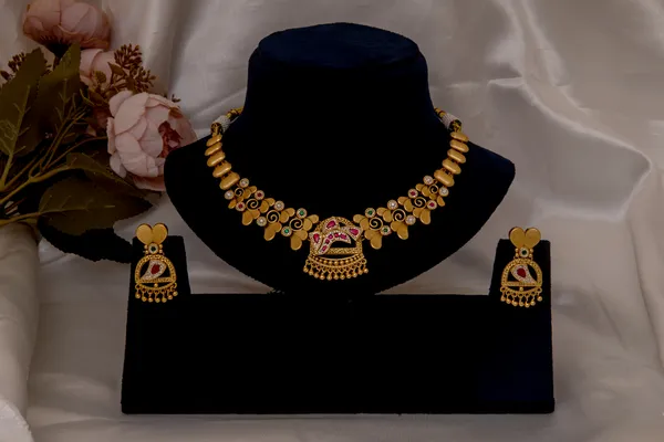 Gold_Necklace_Set_Brass__For_Women