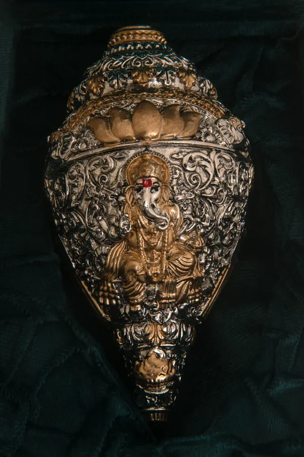 Gold_shank_Brass__For_home_decor_pooja