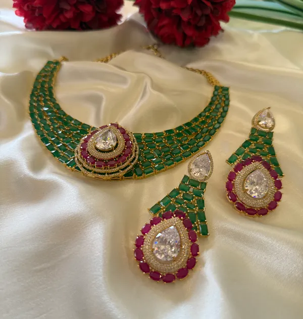 Gold_Necklace_And_Earrings_Set_Brass__For_Women