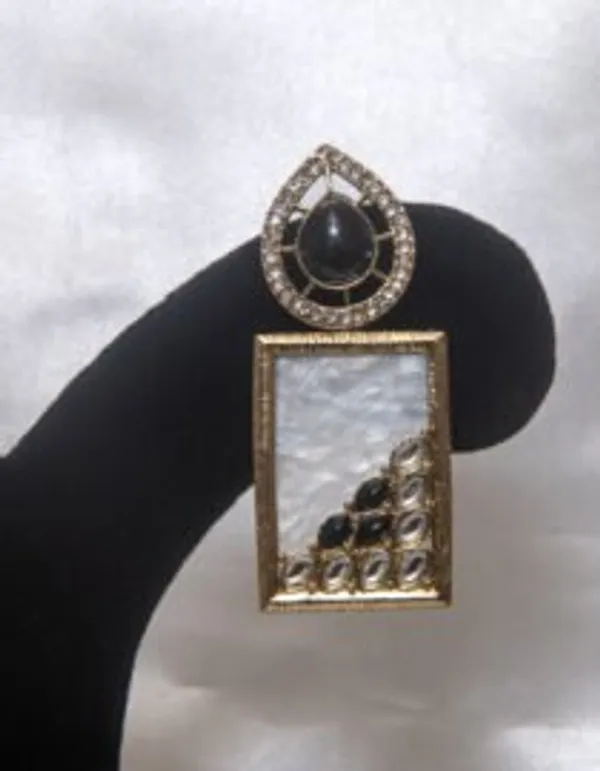 Kundan_Rectangular_Drop_Earrings