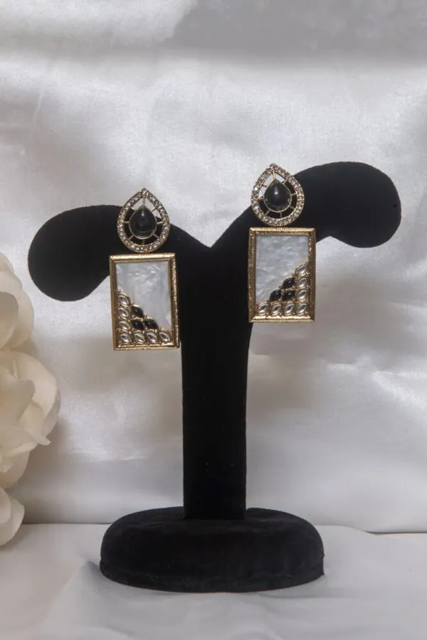 Kundan_Rectangular_Drop_Earrings